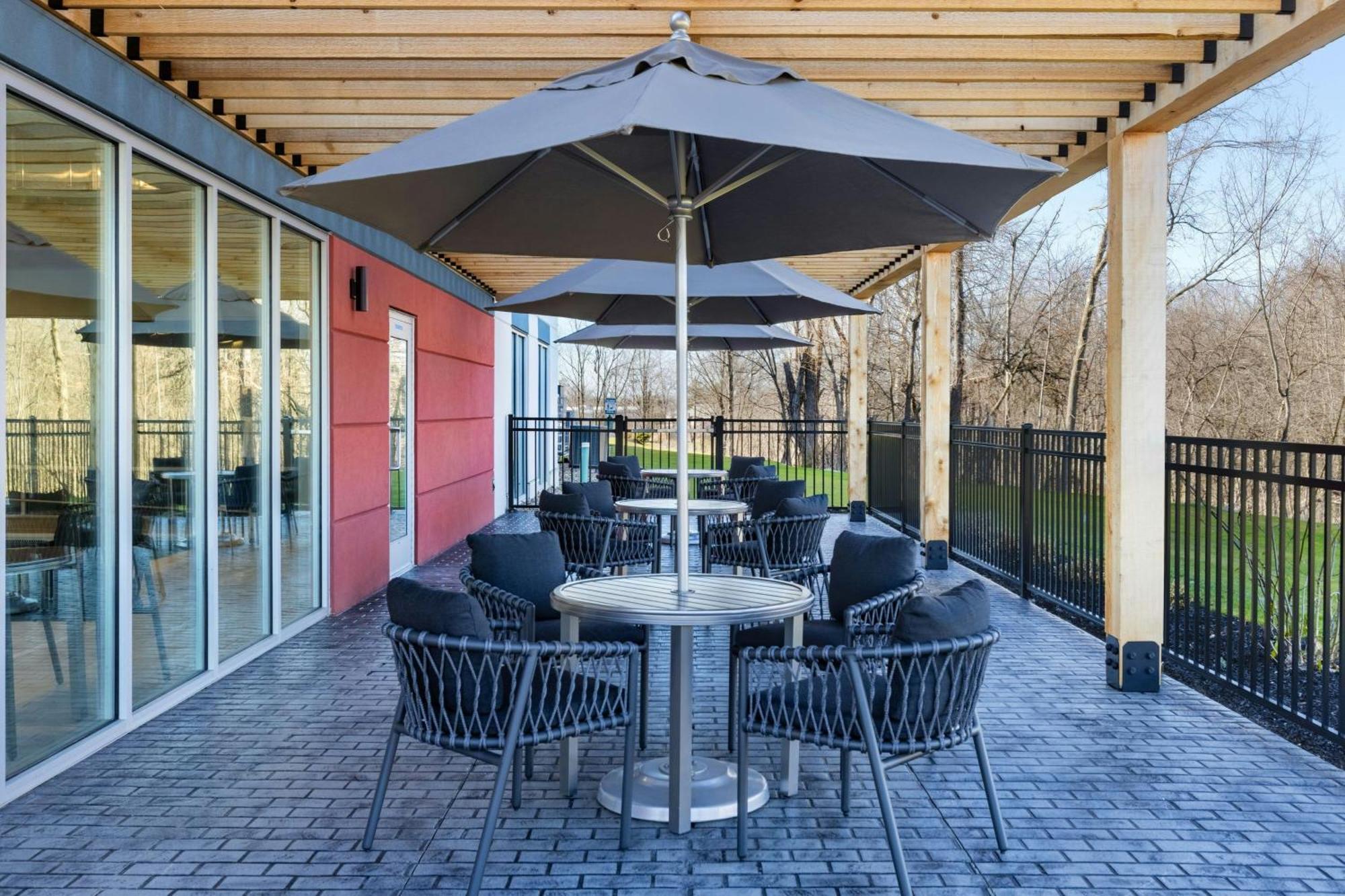 Towneplace Suites By Marriott Geneva At Spire Academy Eksteriør bilde