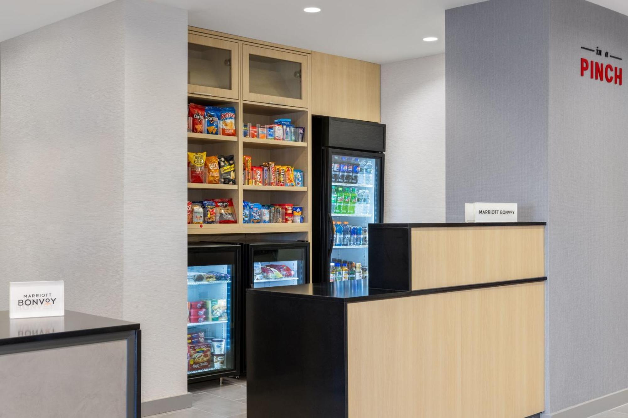 Towneplace Suites By Marriott Geneva At Spire Academy Eksteriør bilde