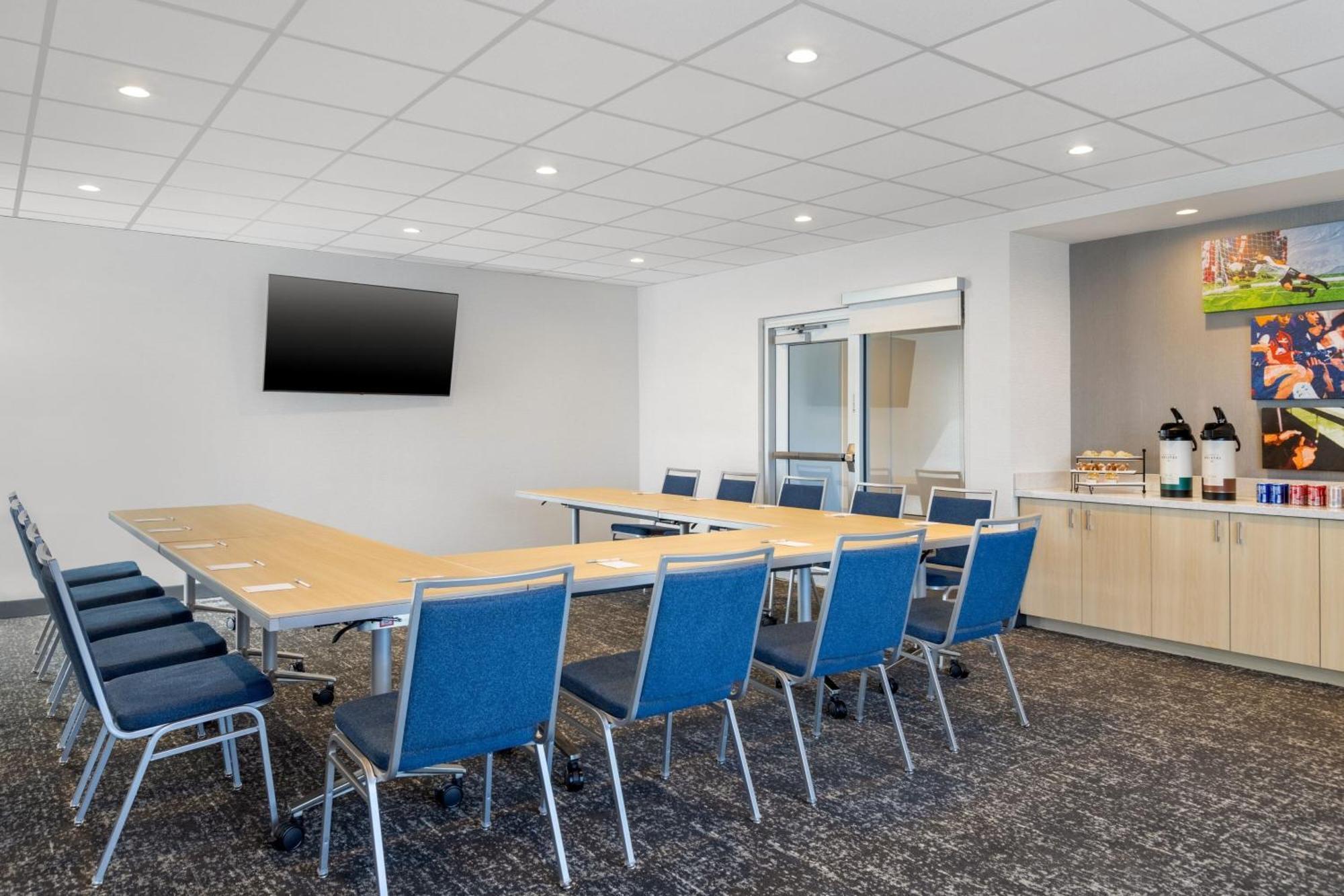 Towneplace Suites By Marriott Geneva At Spire Academy Eksteriør bilde
