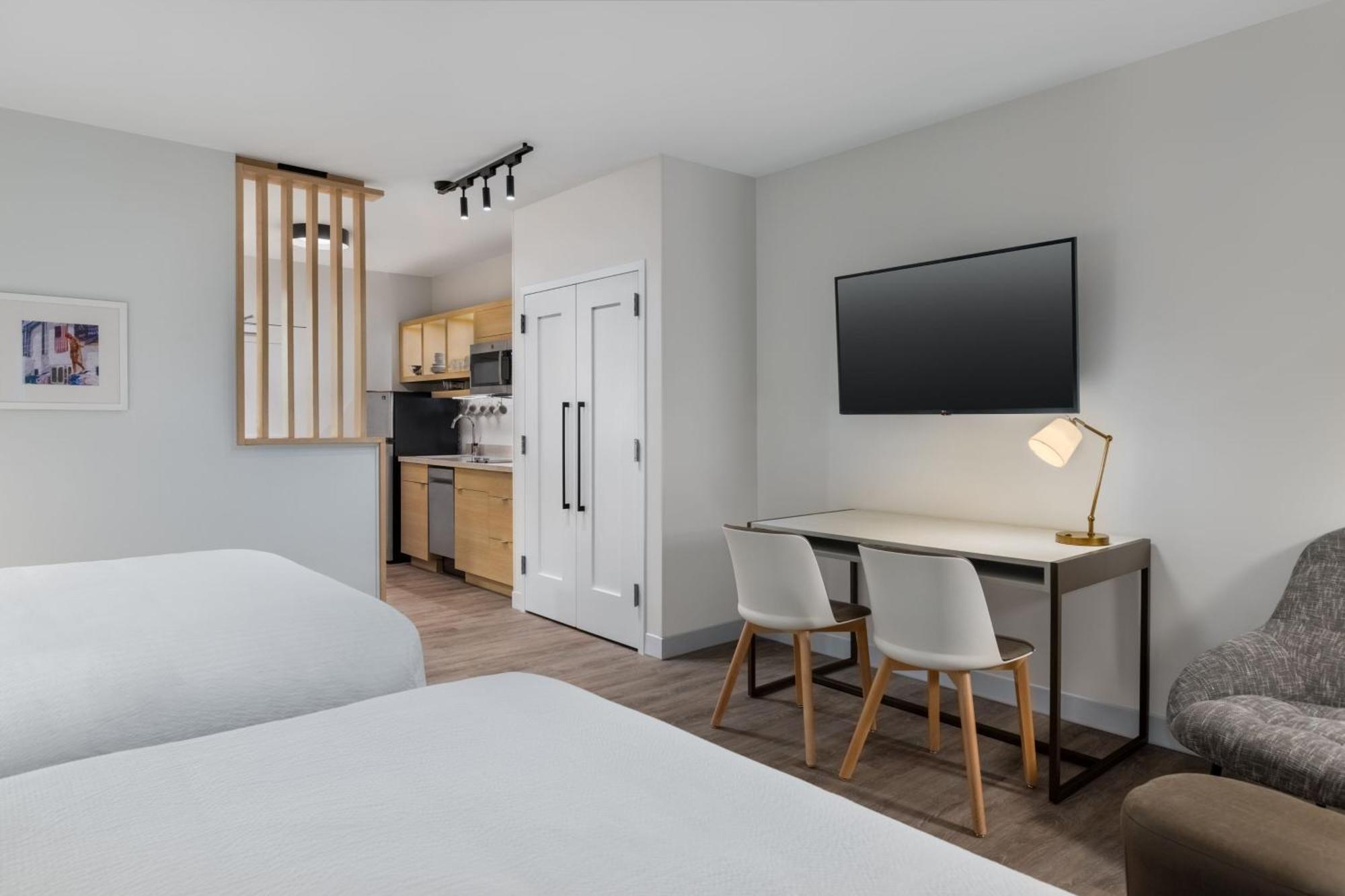 Towneplace Suites By Marriott Geneva At Spire Academy Eksteriør bilde