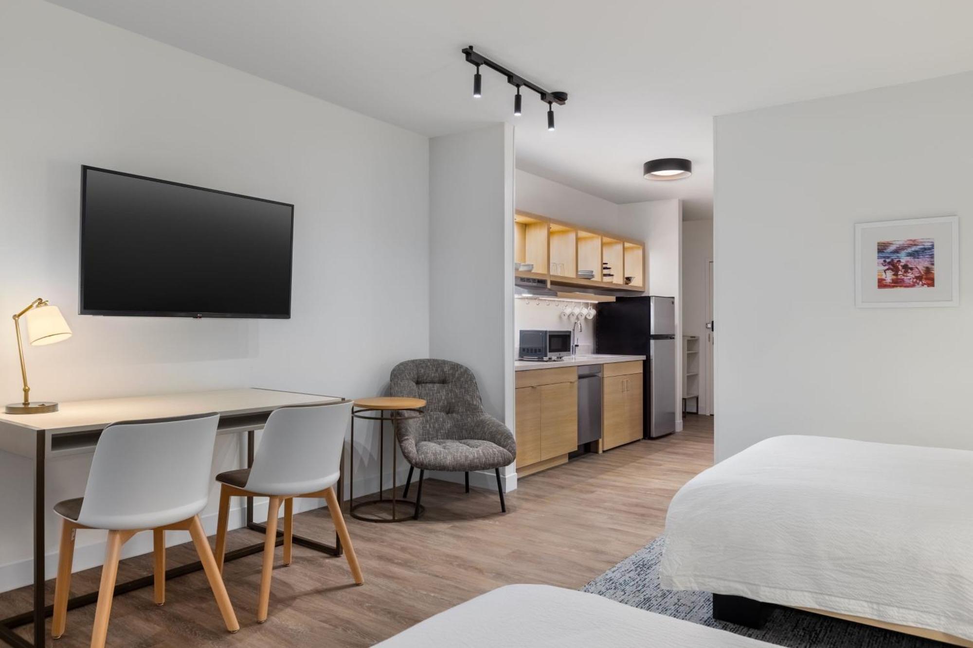 Towneplace Suites By Marriott Geneva At Spire Academy Eksteriør bilde